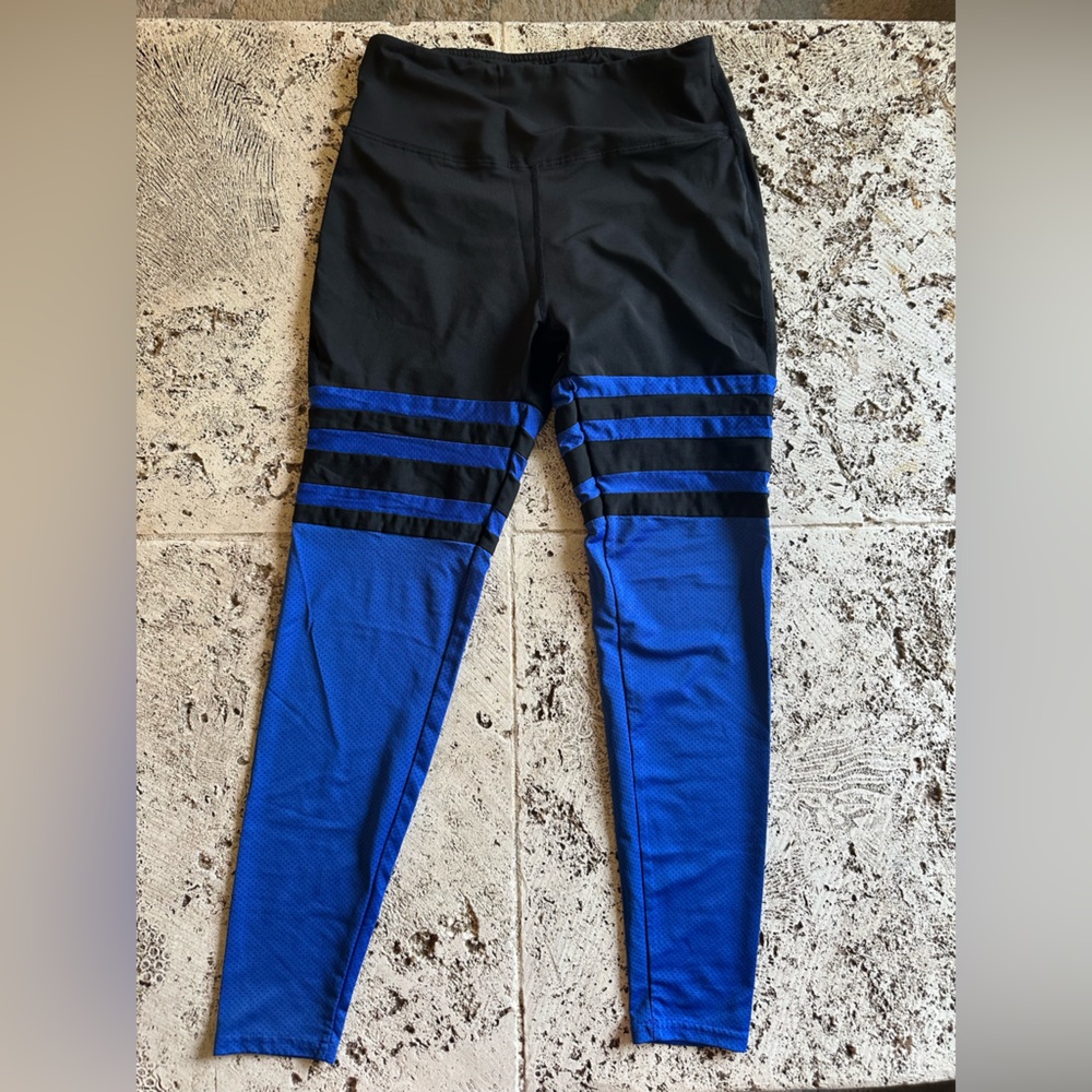 Black and blue thigh-high stripe workout leggings